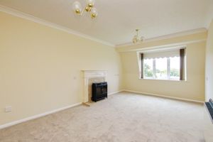 LIVING ROOM- click for photo gallery
